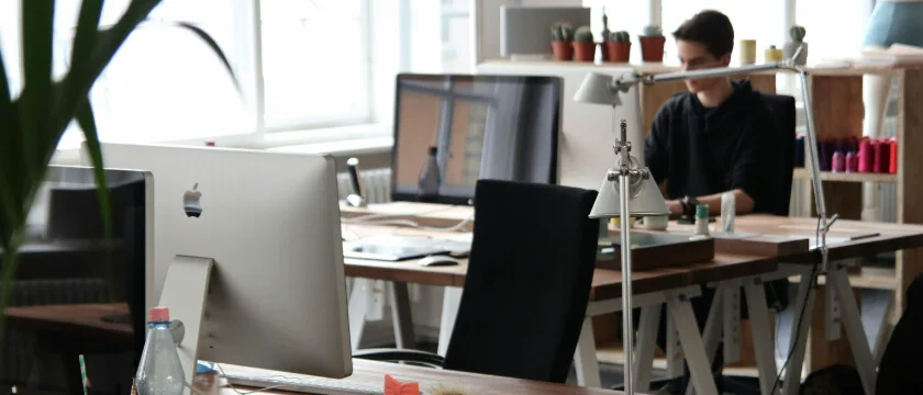 HR